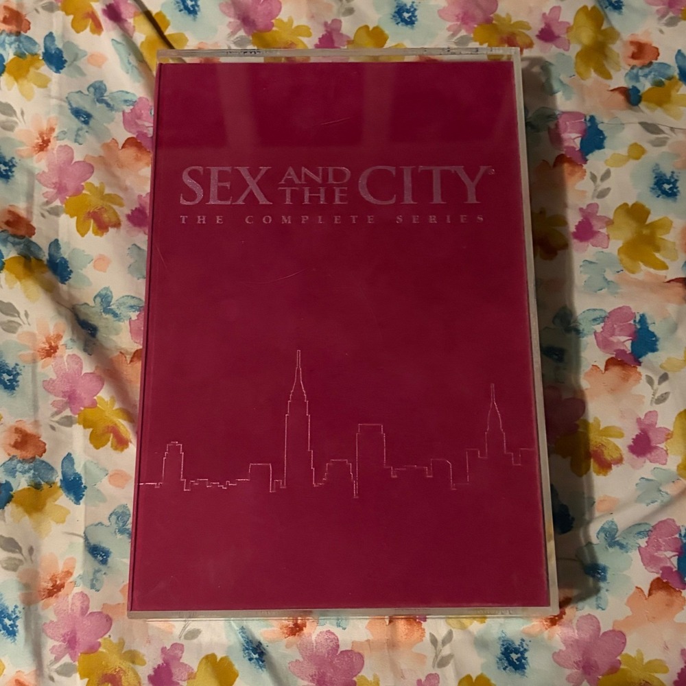 Sex and the City The Complete Series DVD Box Set Pink Collector Book HBO TV Show